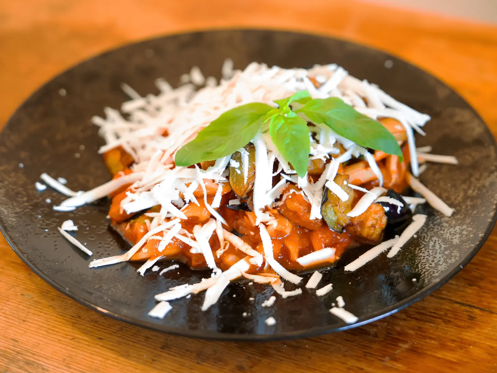Basilic frais, cuisine italienne traditionnelle Amore Mio Saint-Raphaël
