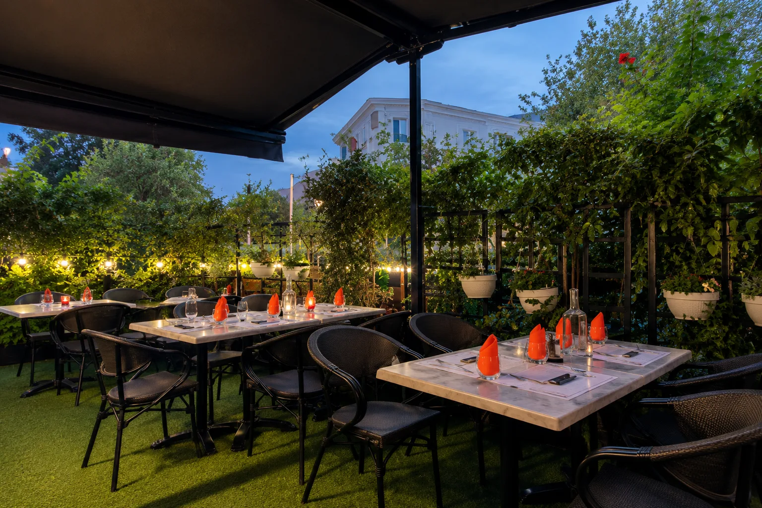 Terrasse en soirée, restaurant italien Saint-Raphaël